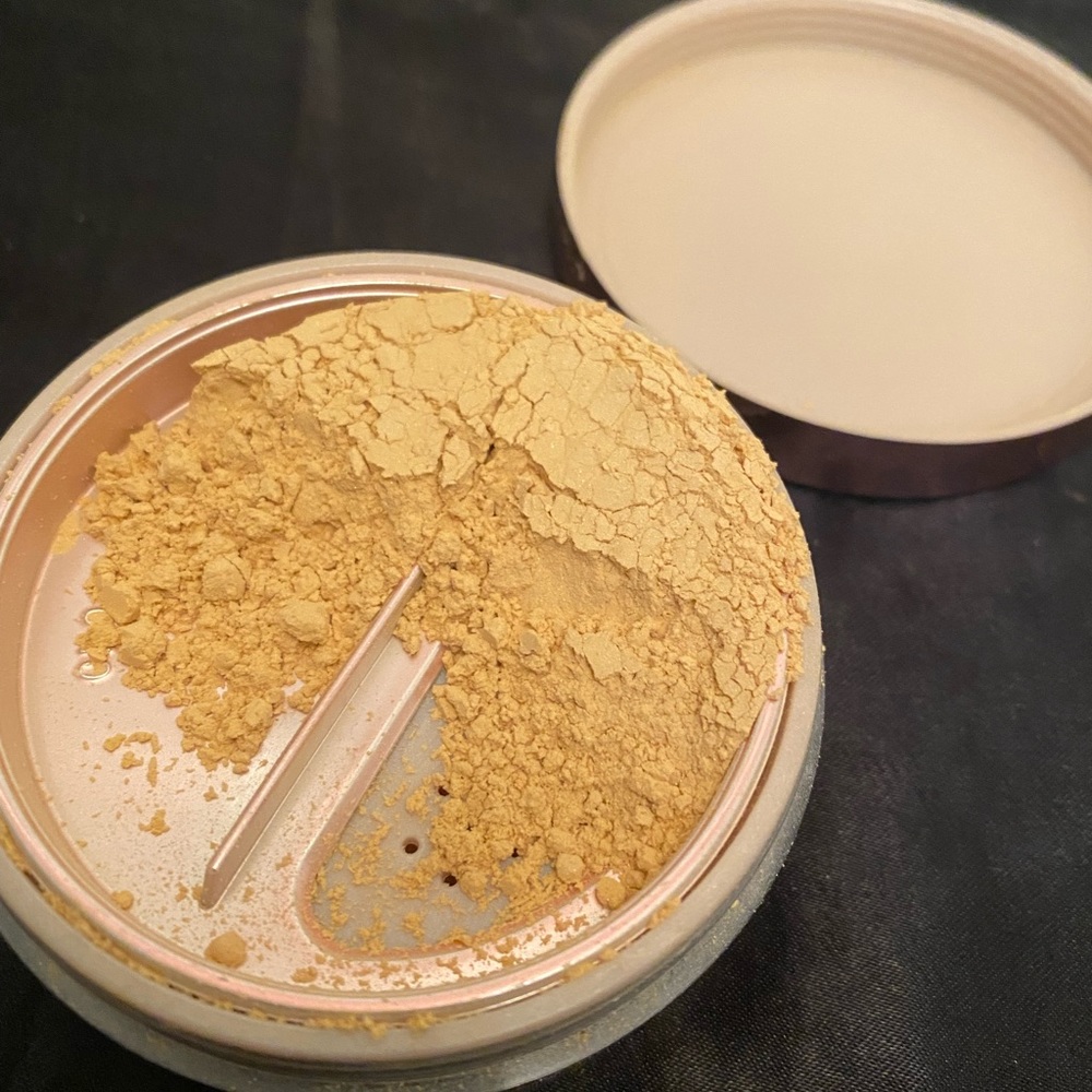 Jeffree star magic star luminous setting powder